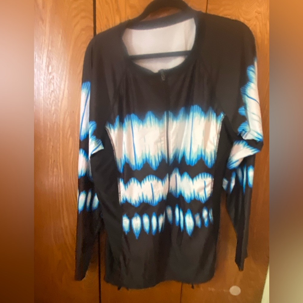 Plus size rash guard,4X,black w/blue and white tie dye, XAKALAKA,new.